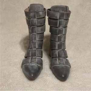 Stylish Gray Women's Boots